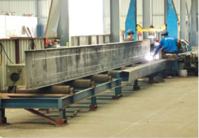�M��